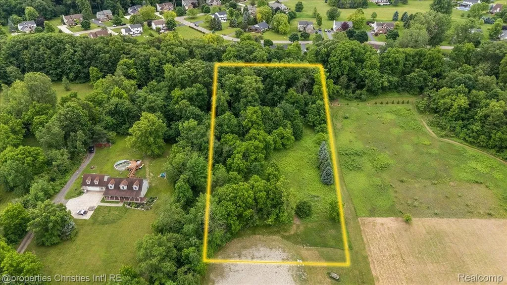 22150 Donnas Drive Street Lyon Charter Township MI 48178