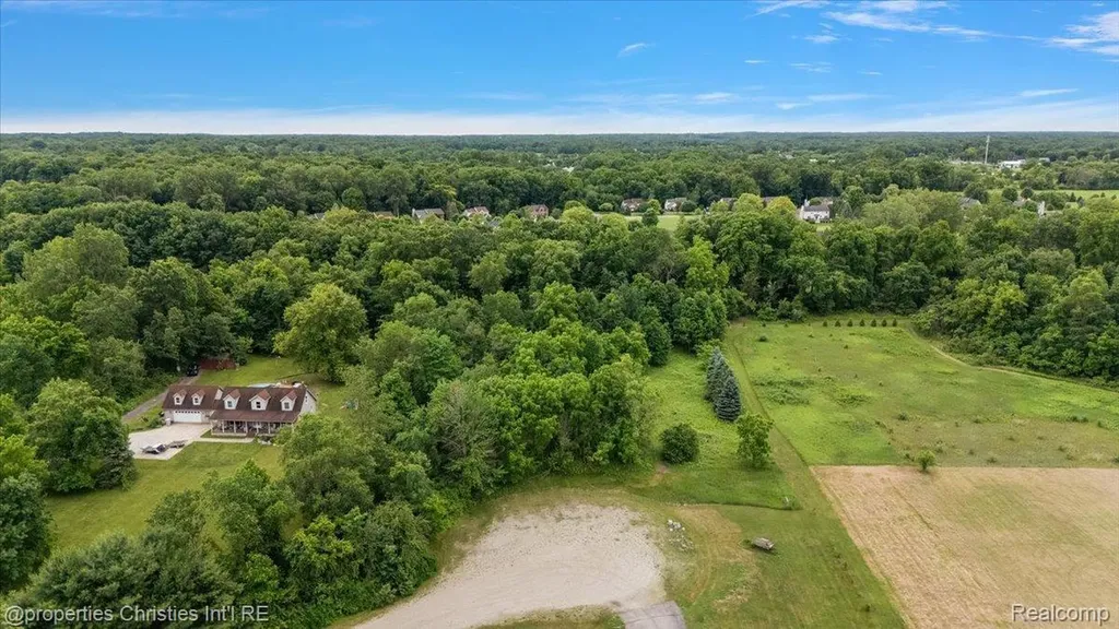 22150 Donnas Drive Street Lyon Charter Township MI 48178