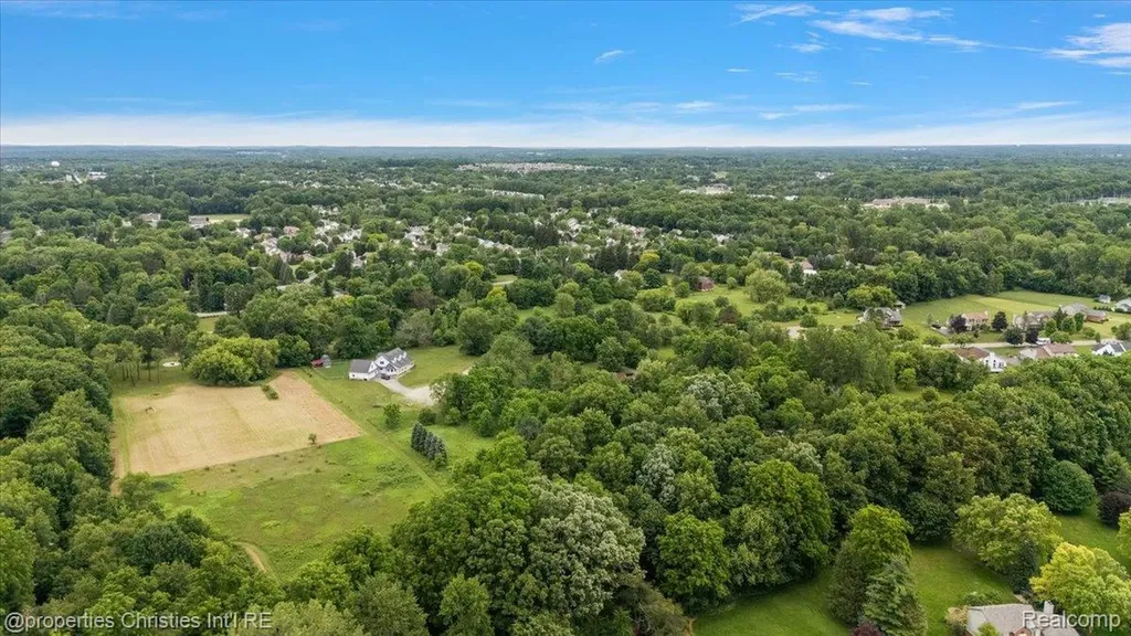 22150 Donnas Drive Street Lyon Charter Township MI 48178