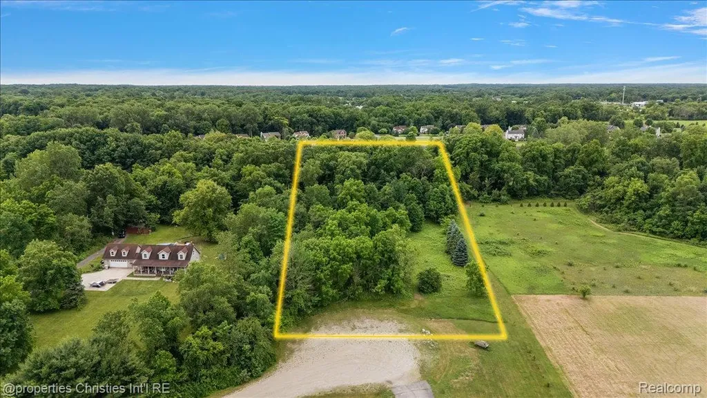 22150 Donnas Drive Street Lyon Charter Township MI 48178