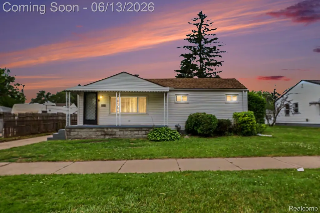 25383 Lawn Street Roseville City MI 48066