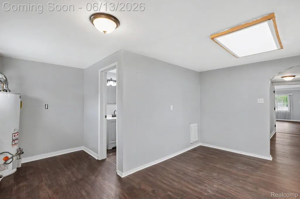25383 Lawn Street Roseville City MI 48066