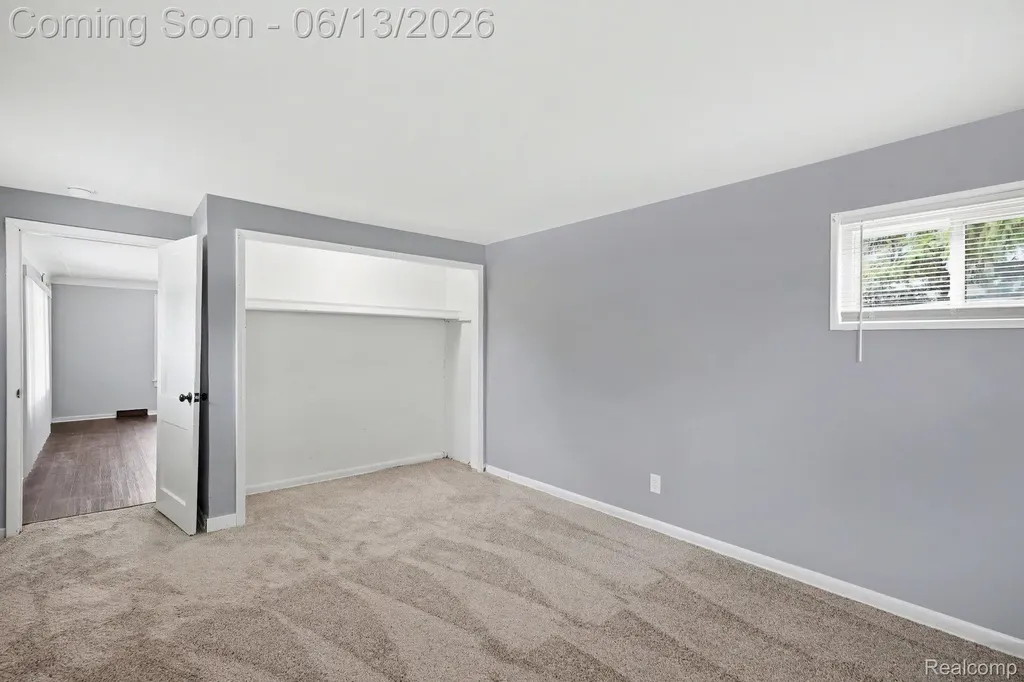 25383 Lawn Street Roseville City MI 48066
