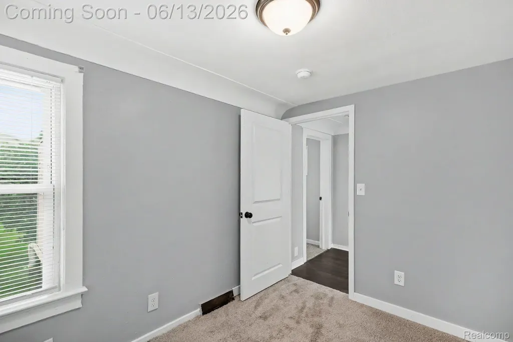 25383 Lawn Street Roseville City MI 48066