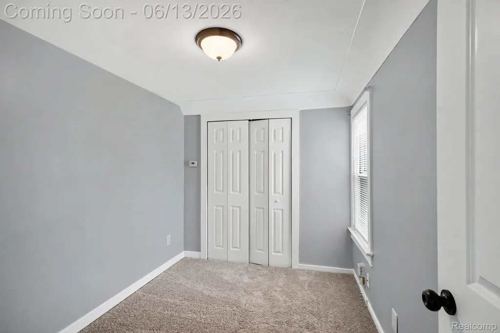 25383 Lawn Street Roseville City MI 48066