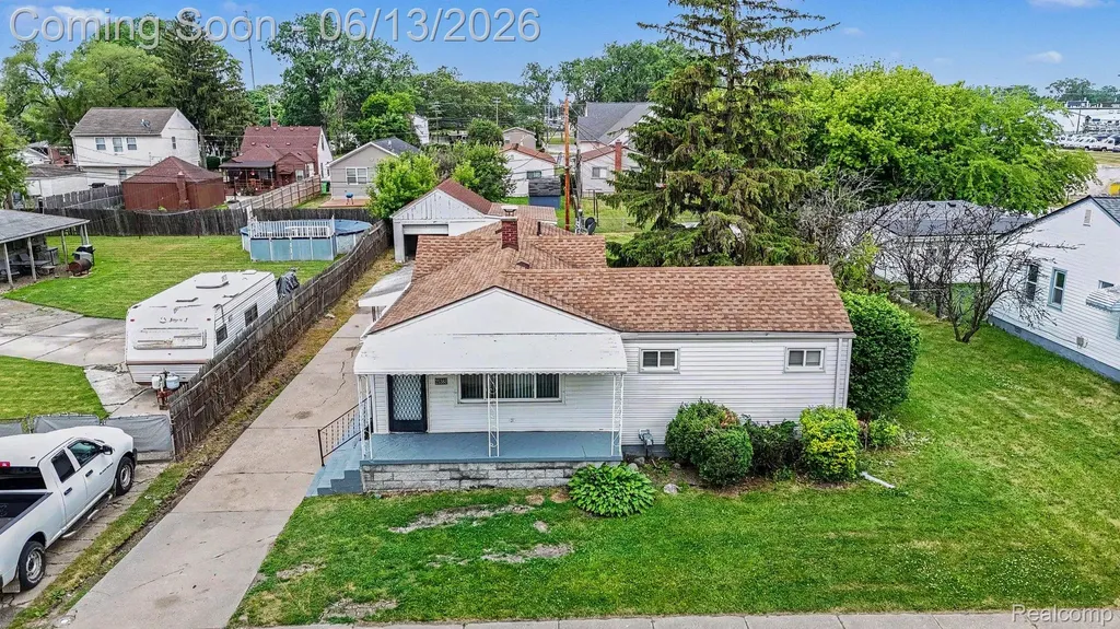 25383 Lawn Street Roseville City MI 48066