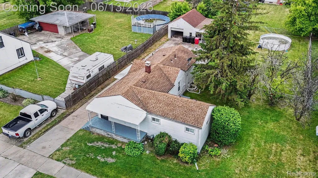 25383 Lawn Street Roseville City MI 48066