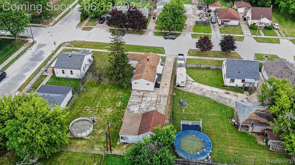 25383 Lawn Street Roseville City MI 48066