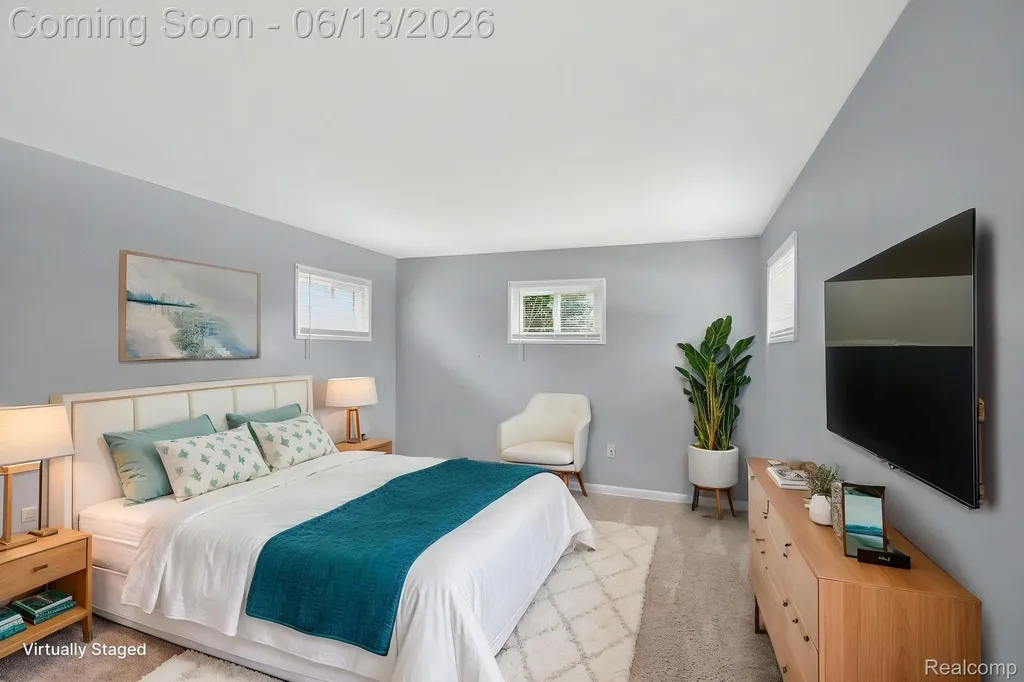 25383 Lawn Street Roseville City MI 48066