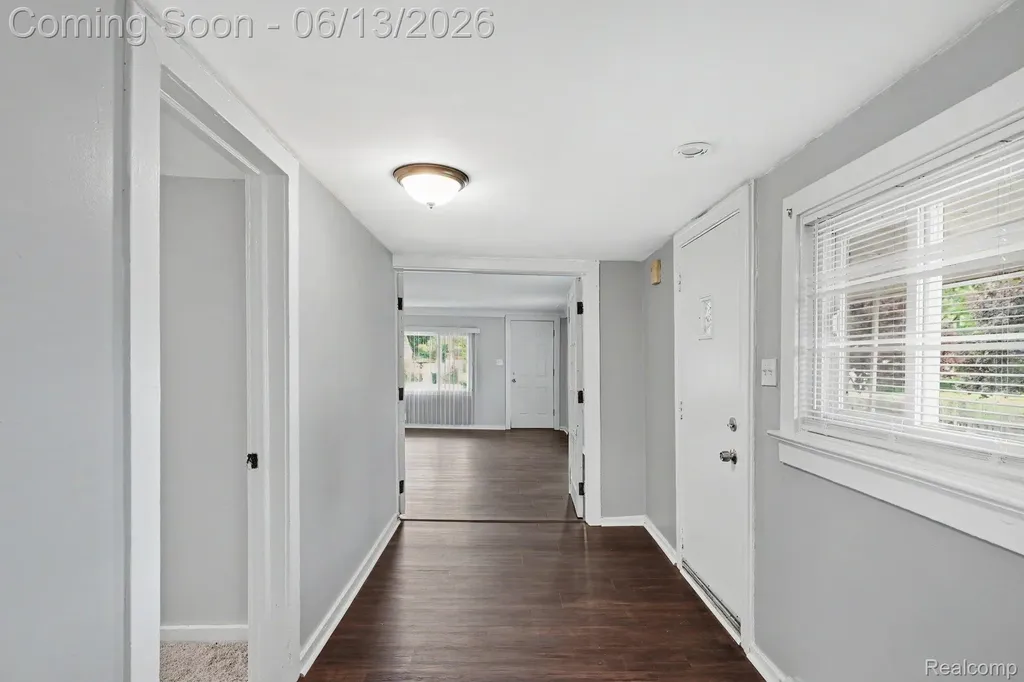25383 Lawn Street Roseville City MI 48066