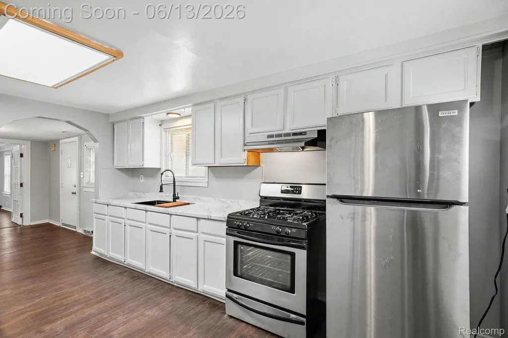 25383 Lawn Street Roseville City MI 48066
