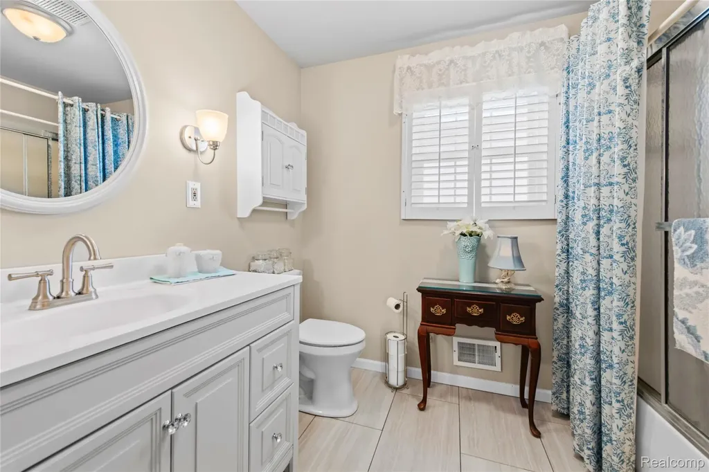 2209 Berville Road Berlin Township MI 48002
