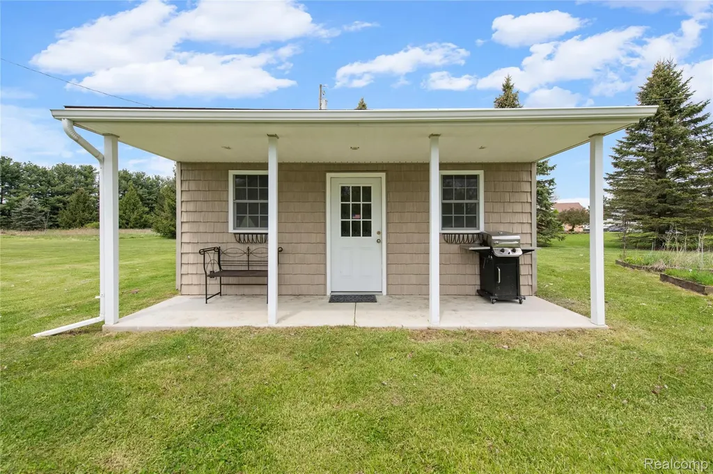 2209 Berville Road Berlin Township MI 48002
