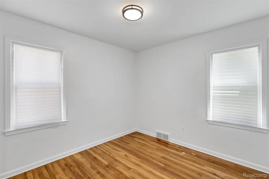 17366 Centralia Redford Charter Township MI 48240