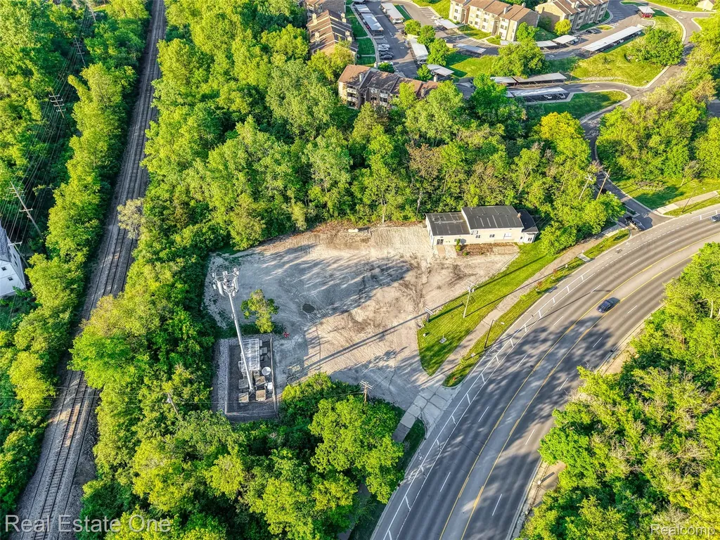 1621 Plymouth Road Ann Arbor City MI 48105