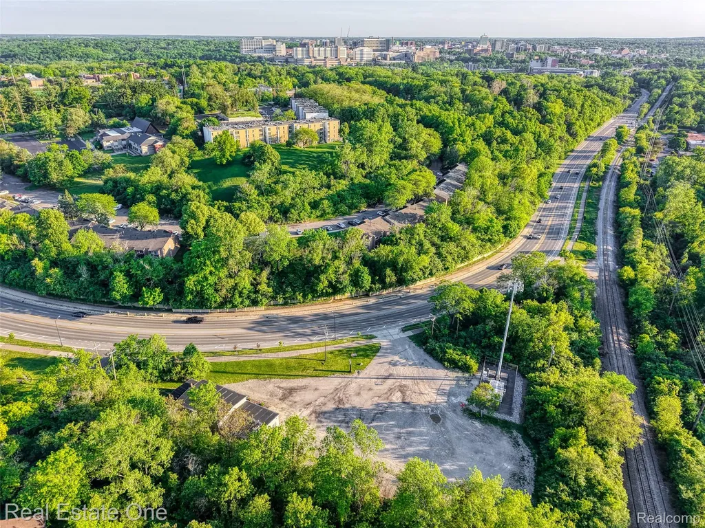 1621 Plymouth Road Ann Arbor City MI 48105