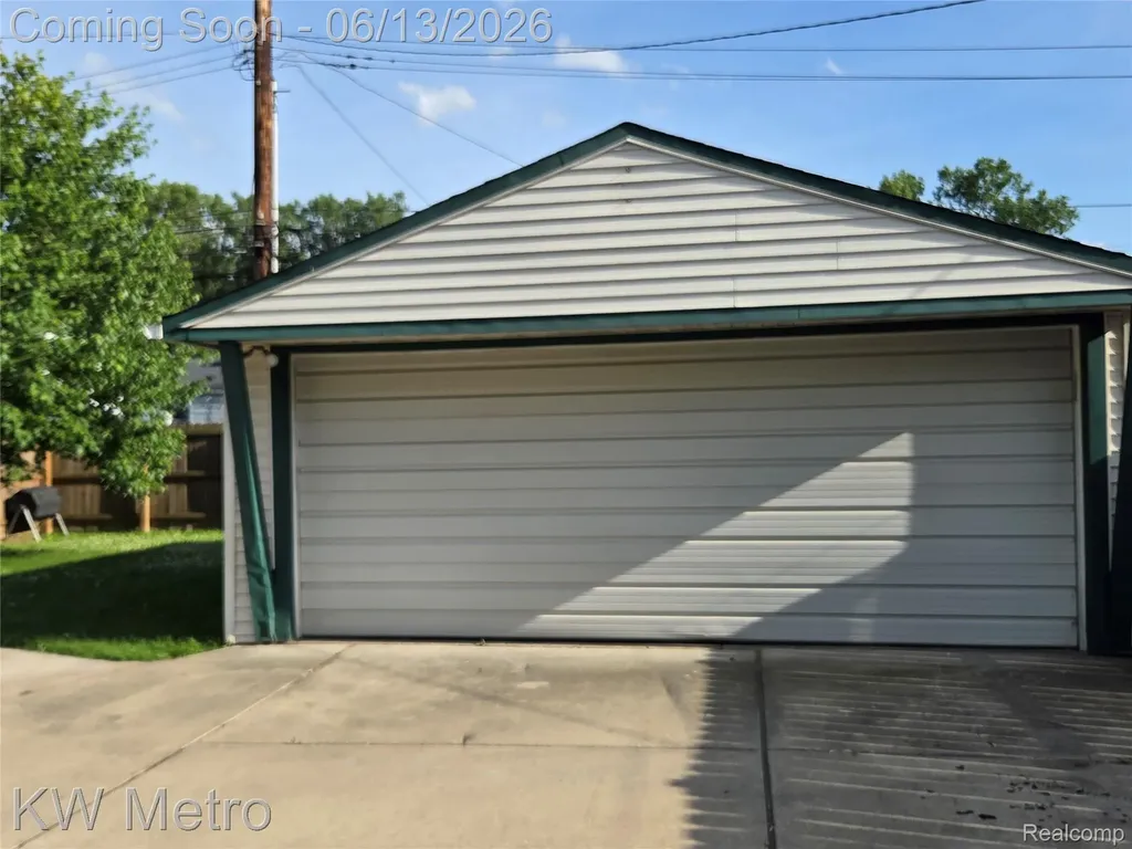 1422 Millard Avenue Royal Oak City MI 48073