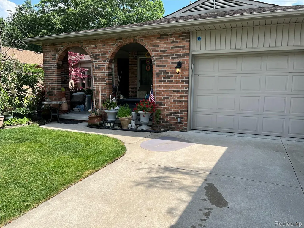 44131 Westminister Way Canton Charter Township MI 48187