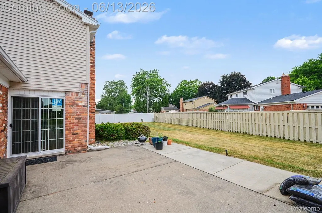 6653 Flintlock Ridge Shelby Charter Township MI 48317
