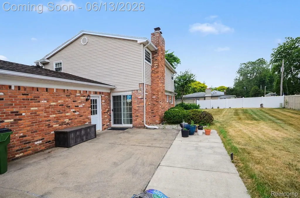 6653 Flintlock Ridge Shelby Charter Township MI 48317