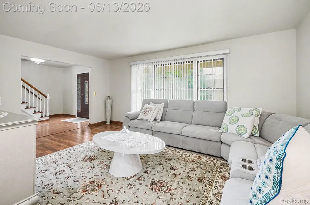 6653 Flintlock Ridge Shelby Charter Township MI 48317