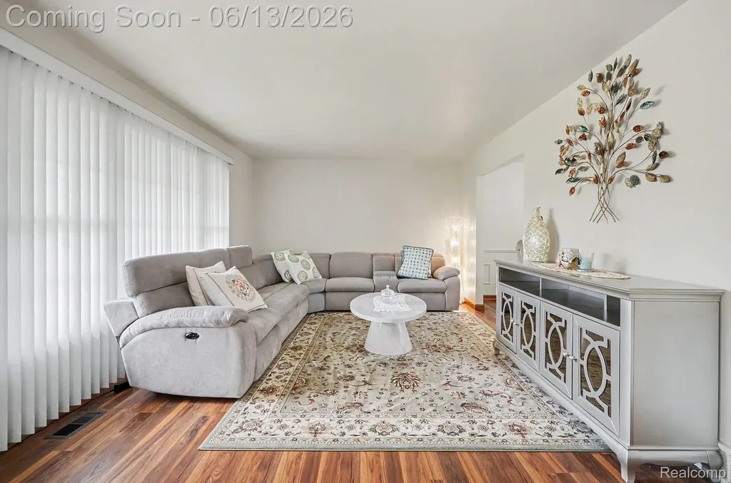 6653 Flintlock Ridge Shelby Charter Township MI 48317