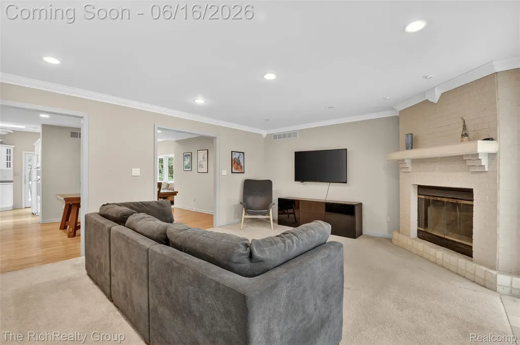 2300 Stoney Bluff Milford Charter Township MI 48381