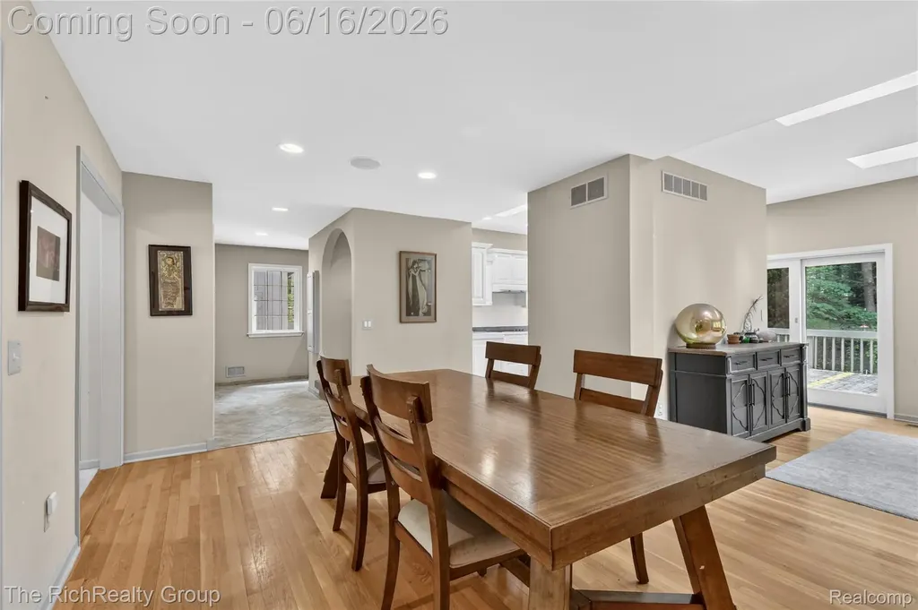 2300 Stoney Bluff Milford Charter Township MI 48381