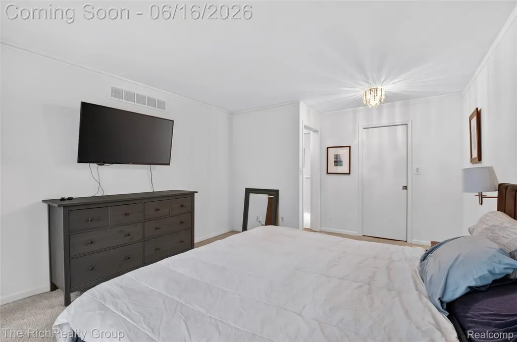 2300 Stoney Bluff Milford Charter Township MI 48381