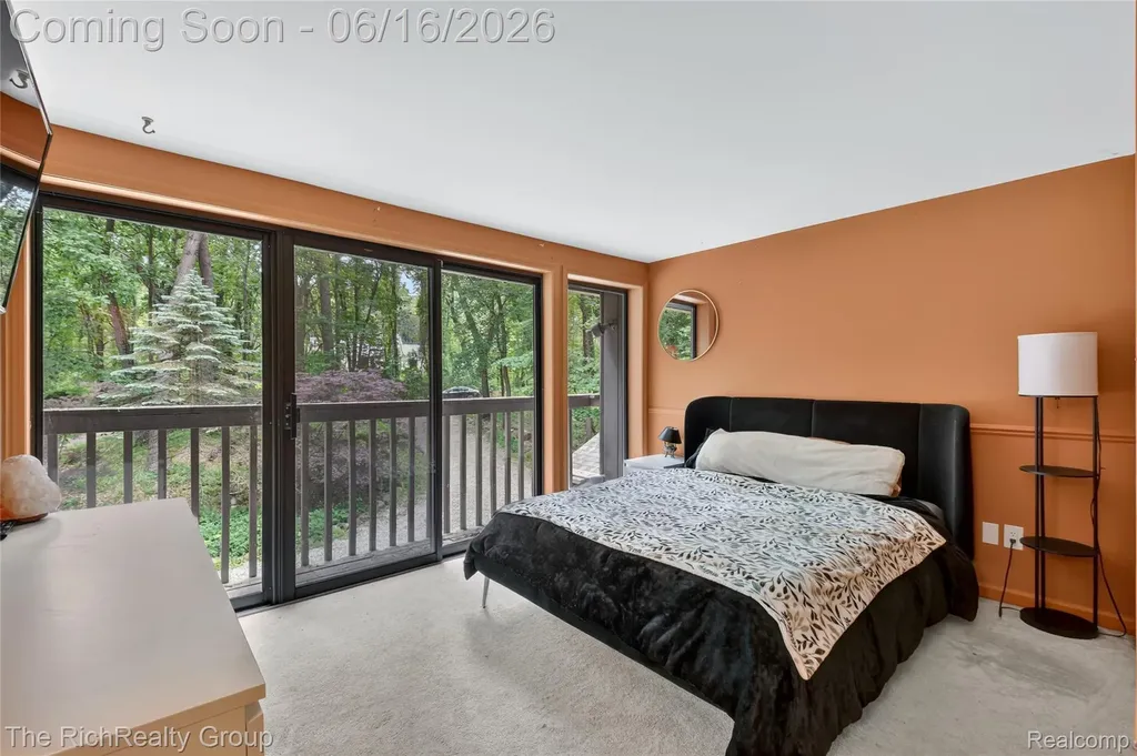2300 Stoney Bluff Milford Charter Township MI 48381