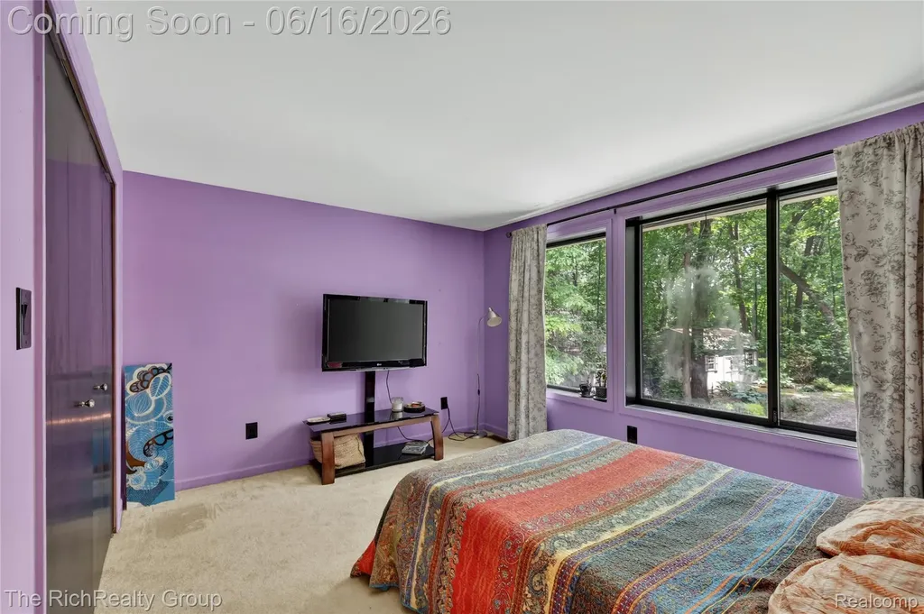 2300 Stoney Bluff Milford Charter Township MI 48381