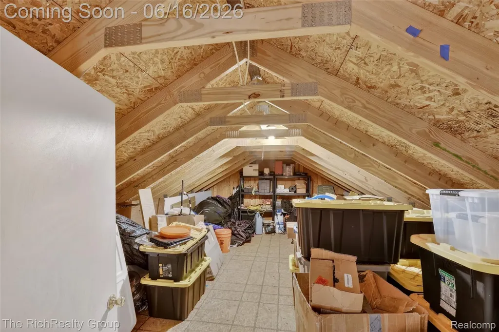 2300 Stoney Bluff Milford Charter Township MI 48381