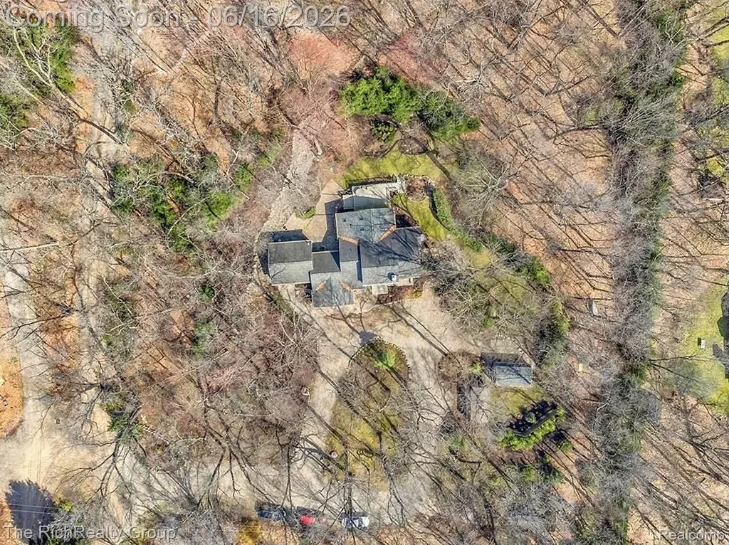 2300 Stoney Bluff Milford Charter Township MI 48381