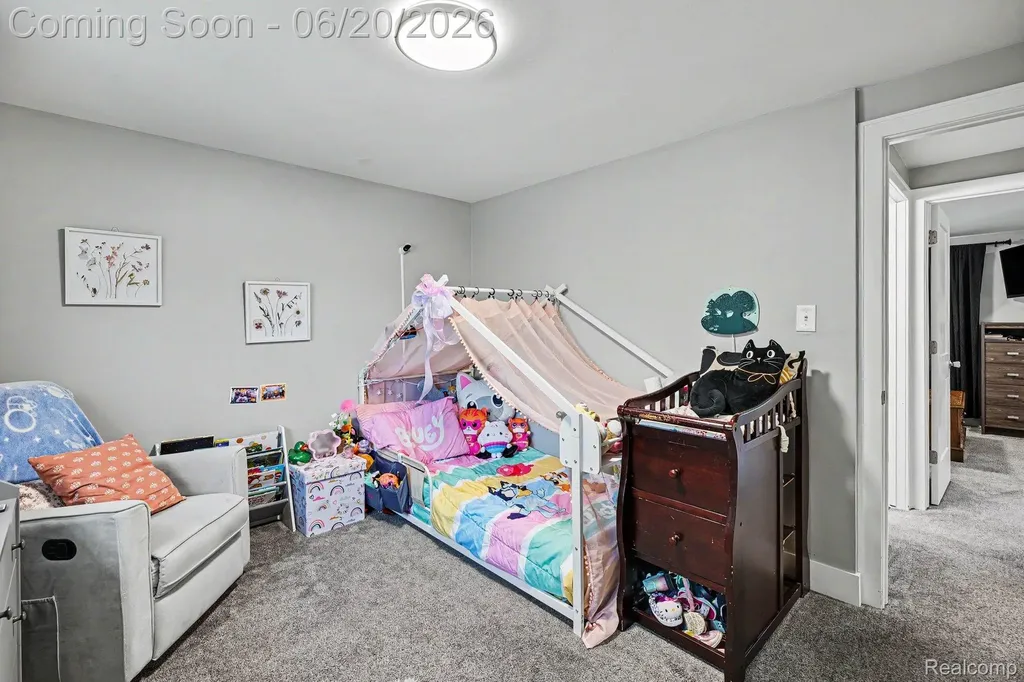 30831 Ridgefield Avenue Warren City MI 48088