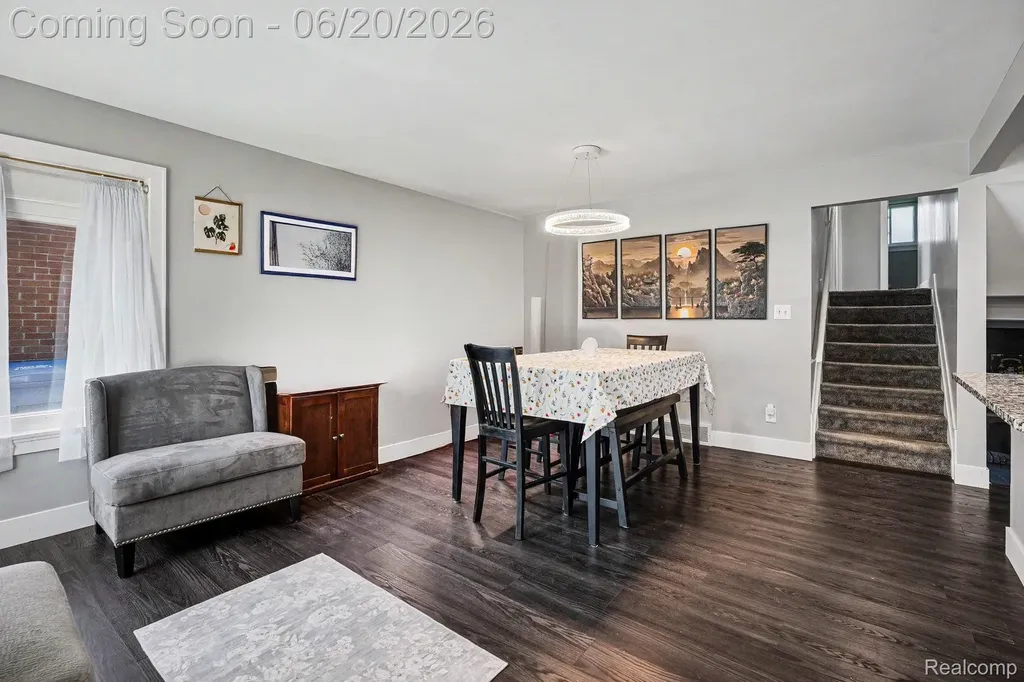 30831 Ridgefield Avenue Warren City MI 48088