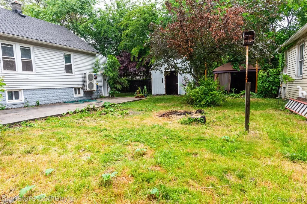 63 E Rockwood Street Ecorse City MI 48229