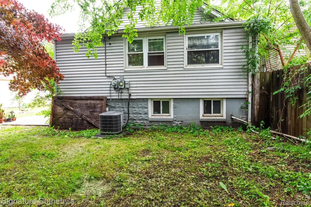 63 E Rockwood Street Ecorse City MI 48229