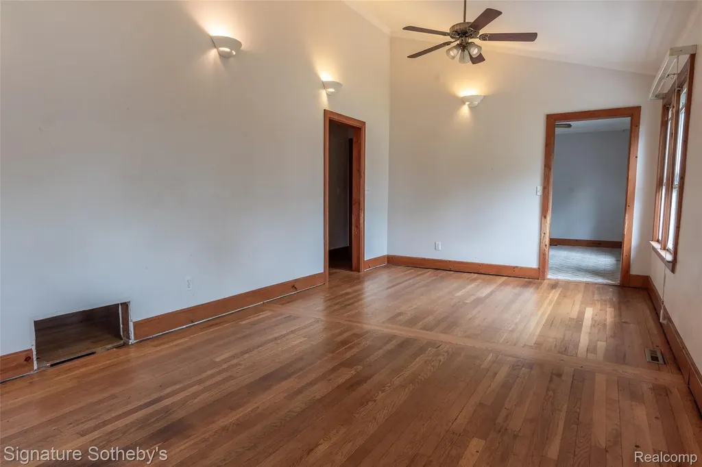 63 E Rockwood Street Ecorse City MI 48229