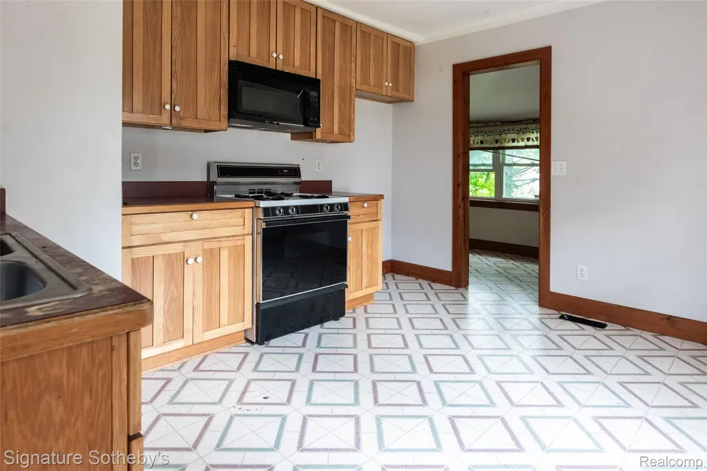 63 E Rockwood Street Ecorse City MI 48229