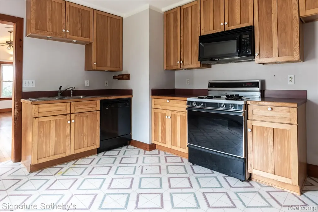 63 E Rockwood Street Ecorse City MI 48229