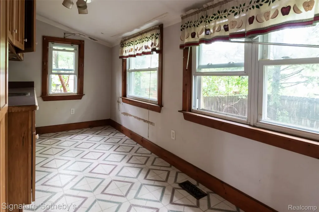 63 E Rockwood Street Ecorse City MI 48229