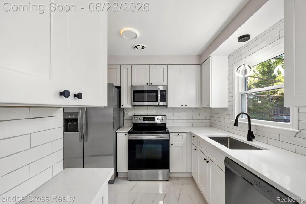 2614 Essex Street Royal Oak City MI 48073