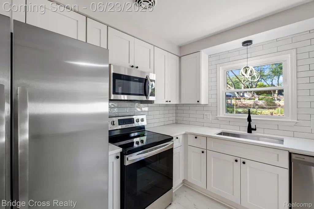 2614 Essex Street Royal Oak City MI 48073