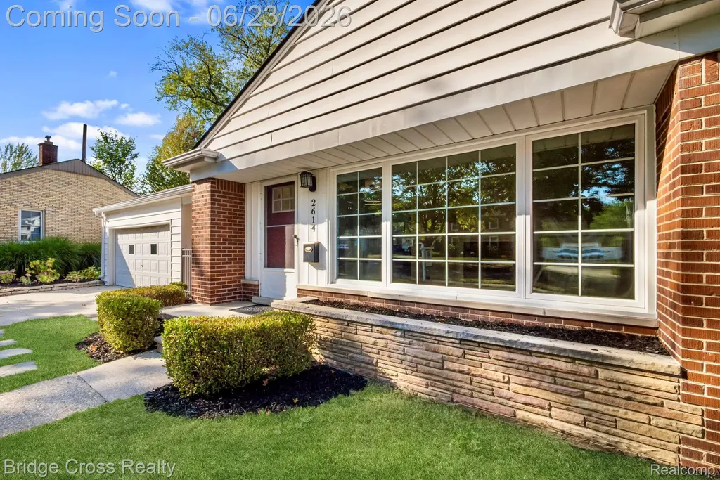 2614 Essex Street Royal Oak City MI 48073