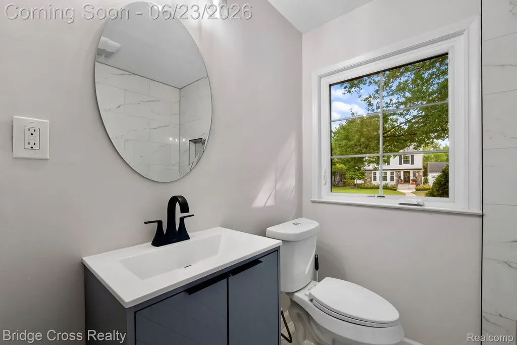 2614 Essex Street Royal Oak City MI 48073