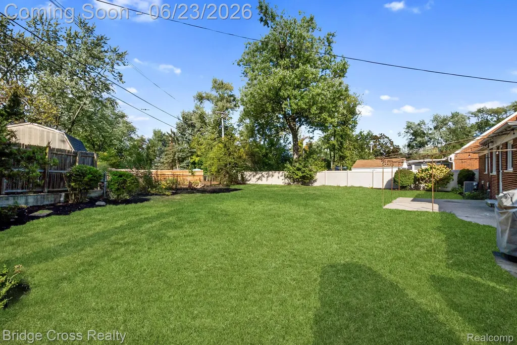 2614 Essex Street Royal Oak City MI 48073