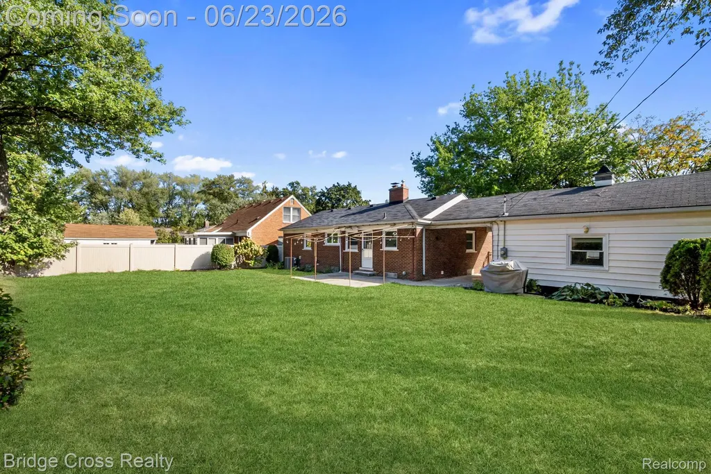 2614 Essex Street Royal Oak City MI 48073