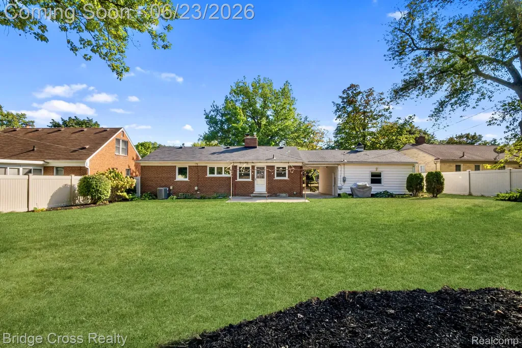 2614 Essex Street Royal Oak City MI 48073