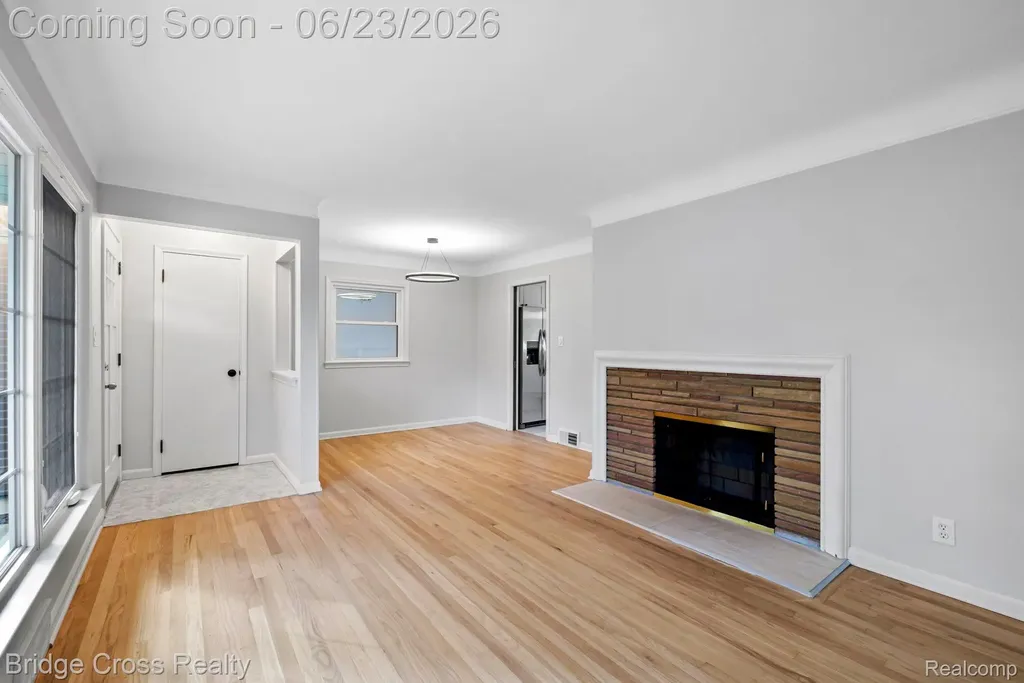2614 Essex Street Royal Oak City MI 48073