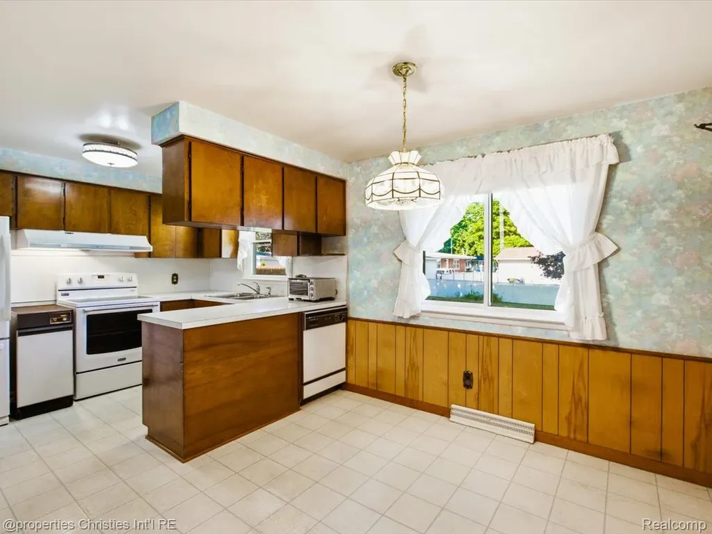 3541 Shenandoah Avenue Port Huron City MI 48060